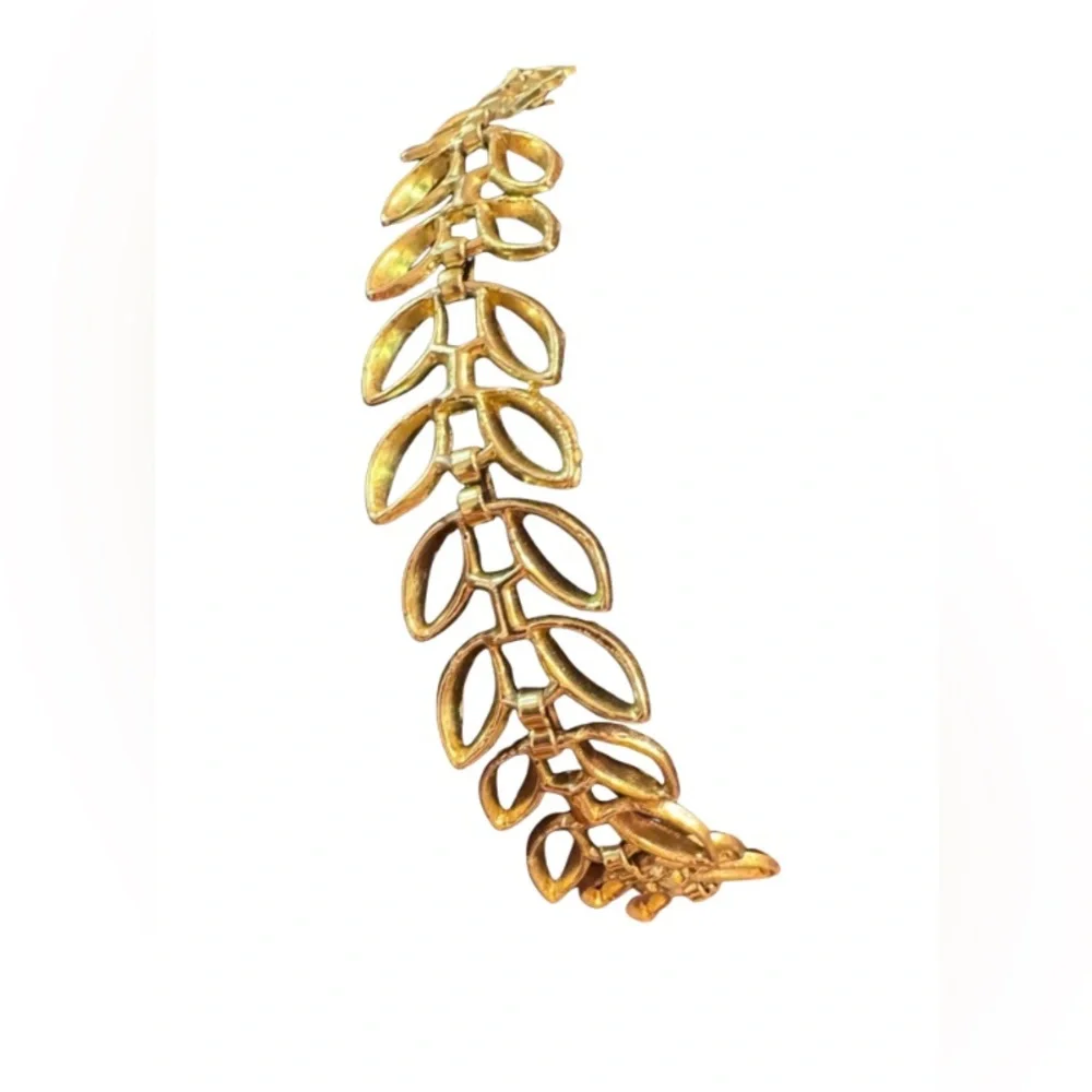 AH MAZE ING Goldtone Choket Necklace - Picture 2 of 3